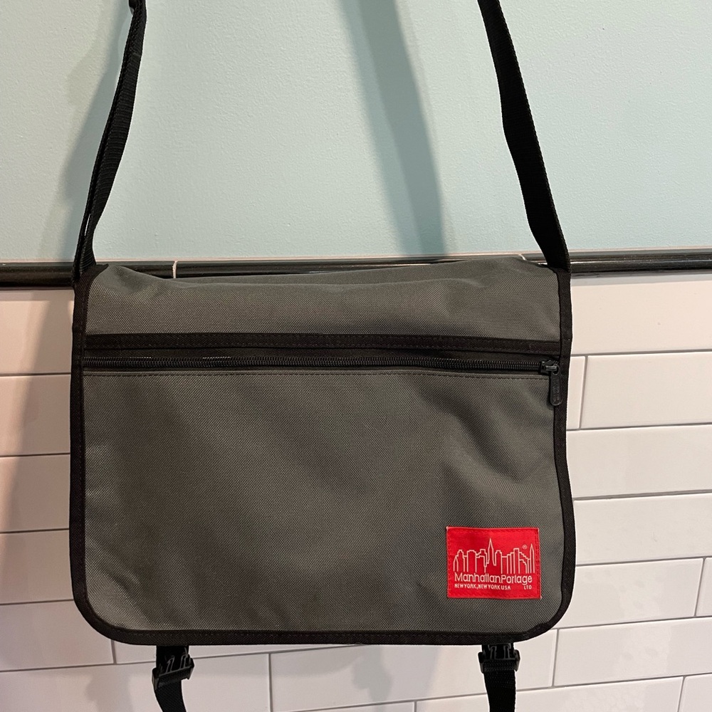 Manhattan Portage Gray Laptop Bag